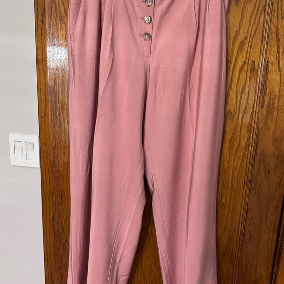 Loft Capri Pants - Picture 7 of 7